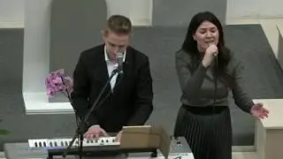 Emma Repede In fata Tronului de Sus