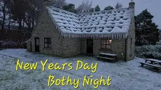 New Years Day Bothy Night : 3 Pikes hike and hidden bothy in the Pennines 