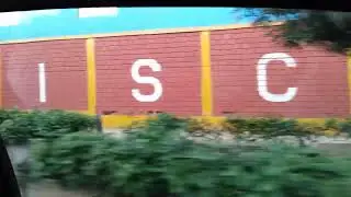 Viajando en un auto desde la Av. Alfredo Mendiola con Izaguirre rumbo al Parque los Claveles.
