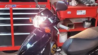 How to Replace front blinker turn signal Honda Elite 110 Lead NHX110 Scooter