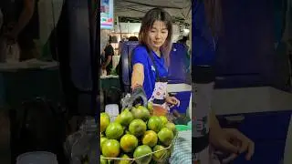 Must-Try Orange Smoothie at Bangkok Night Market!