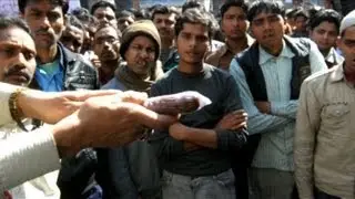 Flashmob in Delhi spreads safe-sex awareness