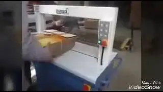 Box strapping machine