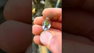 kisah petani menemukan batu mulia