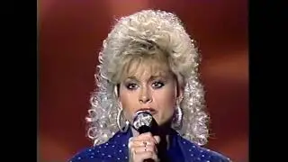 Lorrie Morgan   Leave the Light on   Nashville Now 1989
