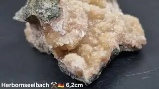 Stilbite calcite UV 6,2cm 🤍 Herbornseelbach ⚒️🇩🇪 -- www.rossminerals.com