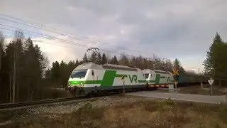 Finnish iron ore train with two Sr2 electric locomotives
