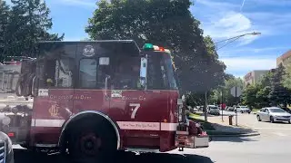 *HORN+PA+ EQ PRTY* Chicago fire department Engine 7 responding