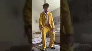 THE RETURN OF THE YELLOW SUIT!!! #weirdmemes #chacha #dance #funny