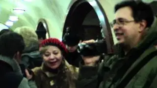 Евгения Чирикова встречает сторонников