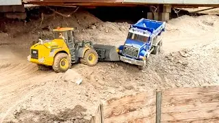 TRUCK RESCUE, MEGA TRACTORS AND RC TRUCKS COLLECTION!!