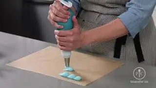 Dot Pull Technique Using PC's Decorating Bags 