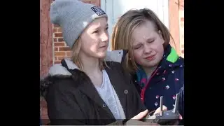 Flüchtlinge im Schloss. Teil I. Ludwigsburger Schüler befragen Zeitzeugen.