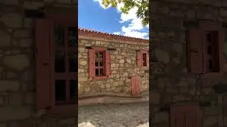 Assos