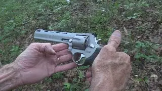 Taurus Raging Bull Модель 444 Крупный план