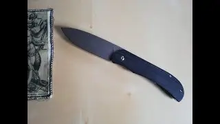 B&ouml;ker Exskelibur I - ein gro&szlig;er, flacher Folder mit diskretem Charme