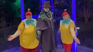 Meet and greet with Henry Ravenswood (the phantom) on Halloween night at the Phantom Manor at DLP