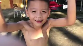 Thử th&aacute;ch đi cầu tre . 2k1x