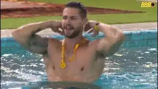 Jonas pula na piscina para Comemorar a liderança 🔥