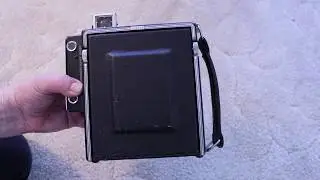 Graflex Speed Graphic 34 camera checking