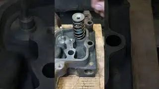 install valve spring 12v  Cummins  #car #shorts