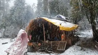 Сильный снегопад в непальских горах. Самый опасный снегопад в непальской деревне.