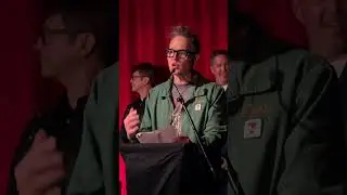 Mark Hoppus presents Mike Dirnt with Bass Magazine&rsquo;s Lifetime Achievement Award 
