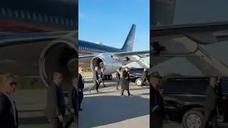 🇺🇸 Donald Trump gets down Trump Force One at airpot rally in Kinston, North Carolina (Nov 3, 2024)