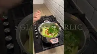 Healthy chicken bone broth 🍗💪Follow for more keto recipes! 📽Credit: @hilal.bc