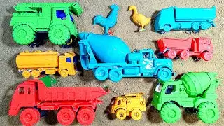 Membersihkan Mobil Mainan Terkubur Dump Truk Gandeng Truk Molen Mobil Tangga Pemadam