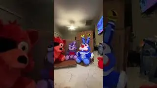 Watch the animatronics for me/////￼ the end is crazy stay tuned ￼￼