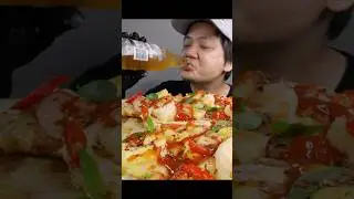Pizza & BEER #mukbang #asmr #eatingsounds #pizza #beer #chugbeer #yenanuong