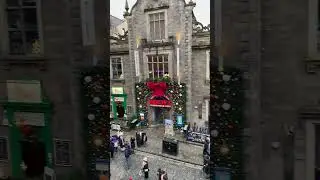 Edinburgh City Centre Upstairs (에든버러 시내 위층)