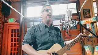 Art Zone: Eric Elbogen of Say Hi performs 'Green with Envy'
