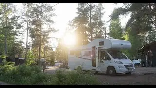 Kes&auml;reissu matkailuautolla