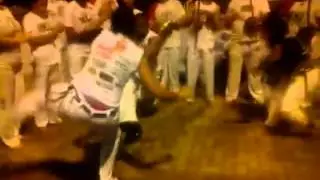 Roda de capoeira homem bate em mulher violenta ao extremo