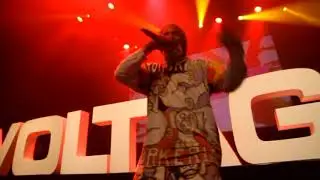 MC PESTER - Voltage in het Paard