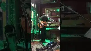 loop of 'sultans of swing' guitar solo! from a recent live show. #guitarsolo #direstraits #guitar