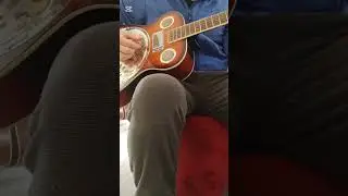 Just testing guitars.Just good vibes.