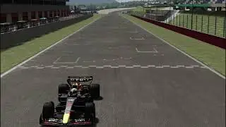 W12 vs WO8 at Mugello