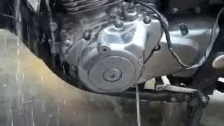 Veja como troca do fluido de arrefecimento do radiador da cb 500 !!!!