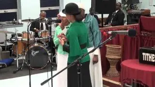 Donae AND company singing I Made A Vow To The Lord