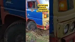 AMBLAS di jalan berlumpur, dump truck umplung menjerit