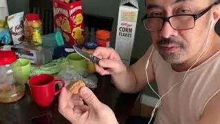 How to crack walnut without nutcracker