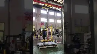 Manipulator handling steel plate