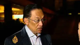 Malaysia's governing coalition wins majority