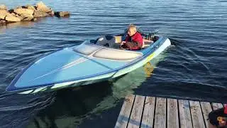 V8 ski boat