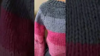 Maravilhosa blusa em tric&ocirc; topdown confeccionada com o fio Magic Pull