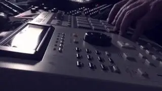 CHAMELEON SNIPS: Beat making on Akai MpC 2000XL DSI Prophet 08 Electro Harmonix Memory Man