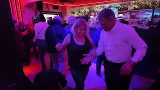 Salsa at Willies Steak House   